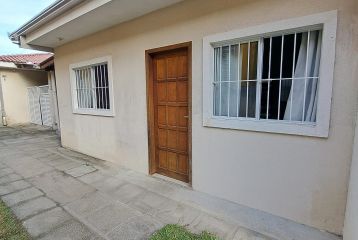 CASA COM 02 DORMITÓRIOS- REF136CA