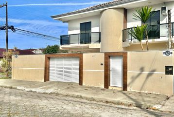 SOBRADO COM PISCINA -REF032SO