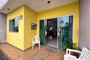 CASA COM AMPLO TERRENO NO RIVIERA REF612CA