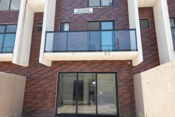 TRIPLEX A POUCOS METROS DO MAR NO IPACARAY REF673SO