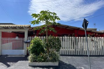 CASA INDIVIDUAL NO TERRENO REF705CA