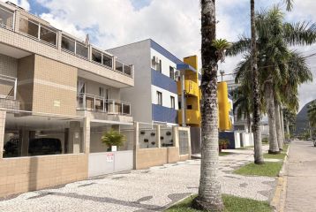 APARTAMENTO 2 DORMITÓRIOS 2 QUADRAS DO MAR EM CAIOBÁ REF774AP