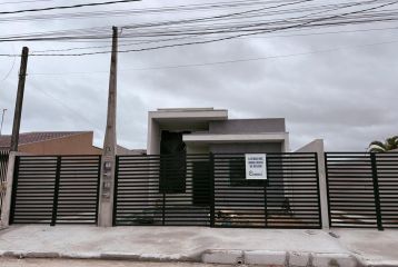 CASA COM PISCINA EM CÉU AZUL REF854CA